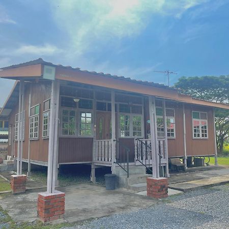 Tamteh Homestay Ayer Hitam 외부 사진
