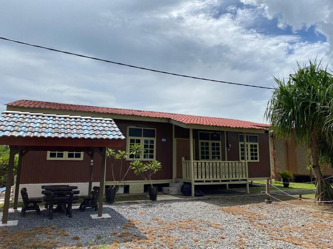 Tamteh Homestay Ayer Hitam 외부 사진