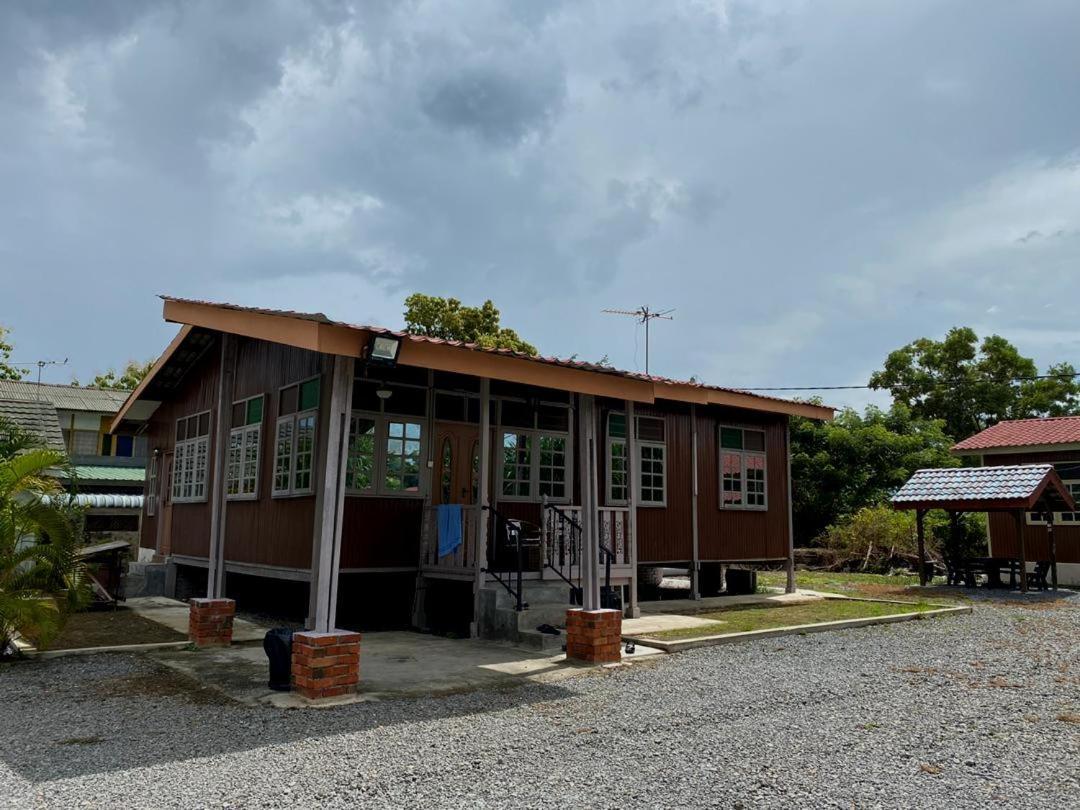 Tamteh Homestay Ayer Hitam 외부 사진
