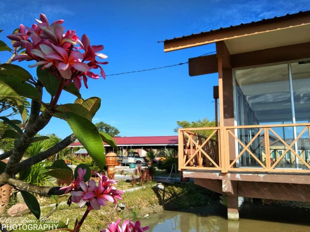 Tamteh Homestay Ayer Hitam 외부 사진