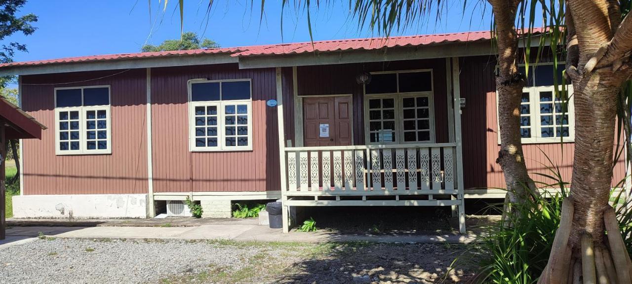 Tamteh Homestay Ayer Hitam 외부 사진