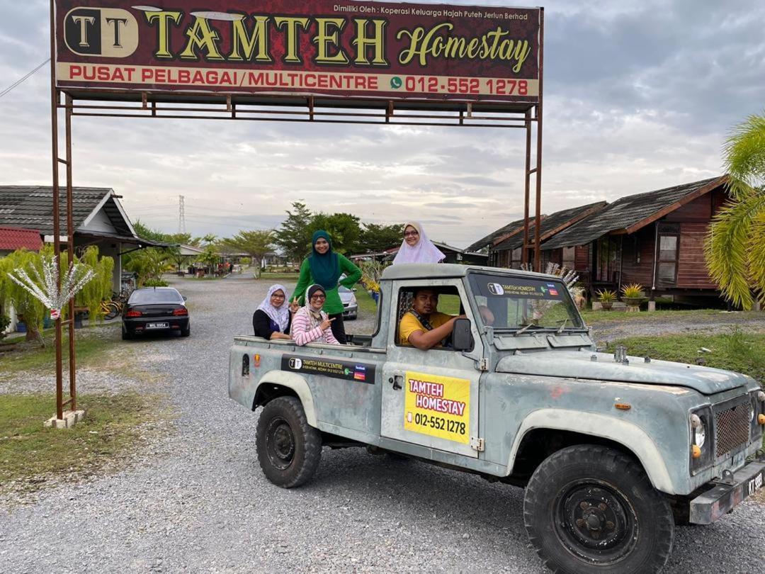 Tamteh Homestay Ayer Hitam 외부 사진