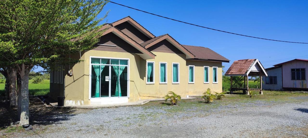 Tamteh Homestay Ayer Hitam 외부 사진