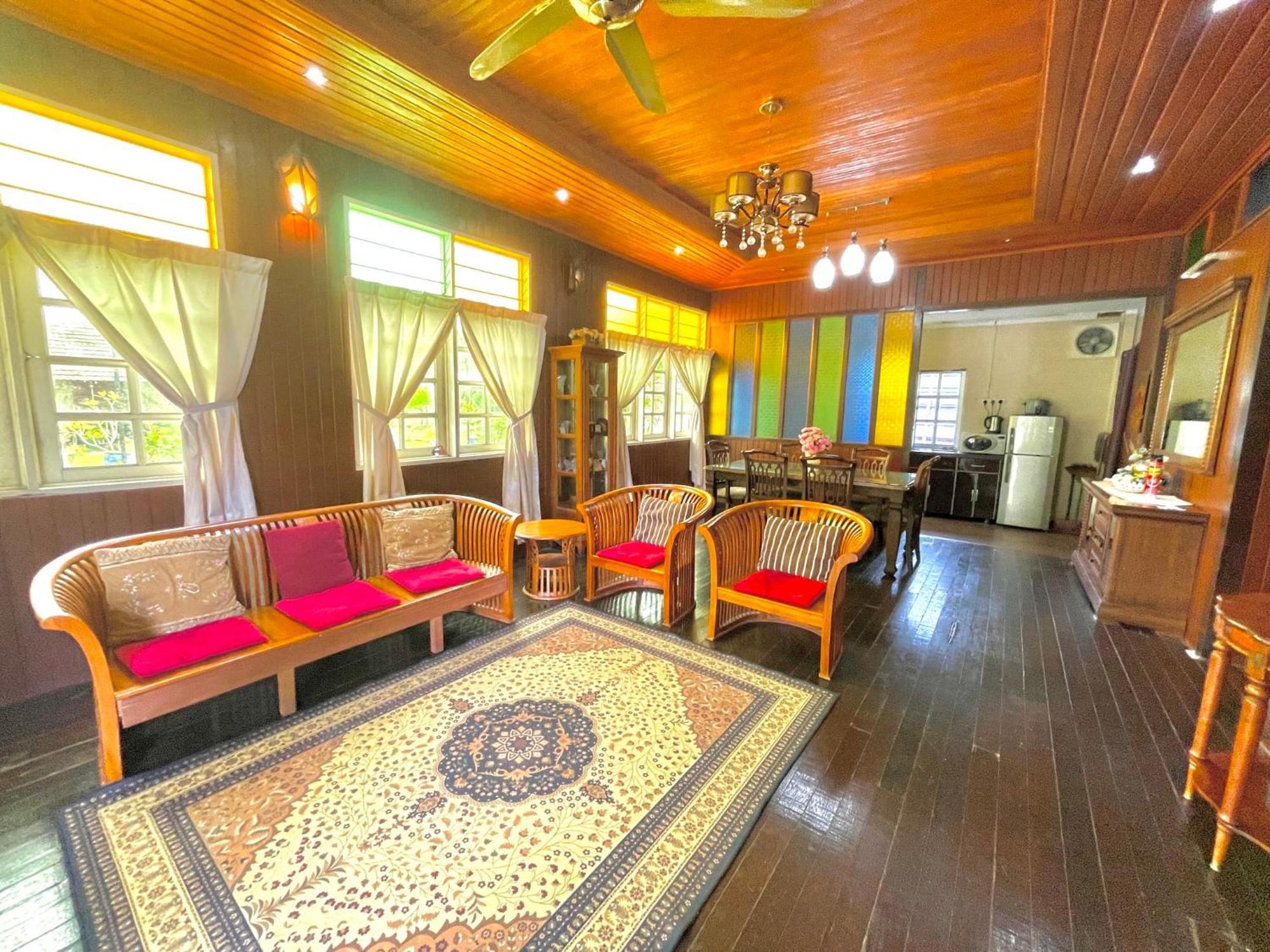 Tamteh Homestay Ayer Hitam 외부 사진