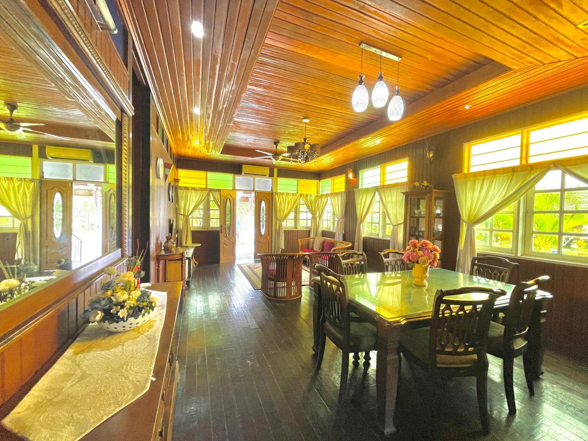 Tamteh Homestay Ayer Hitam 외부 사진