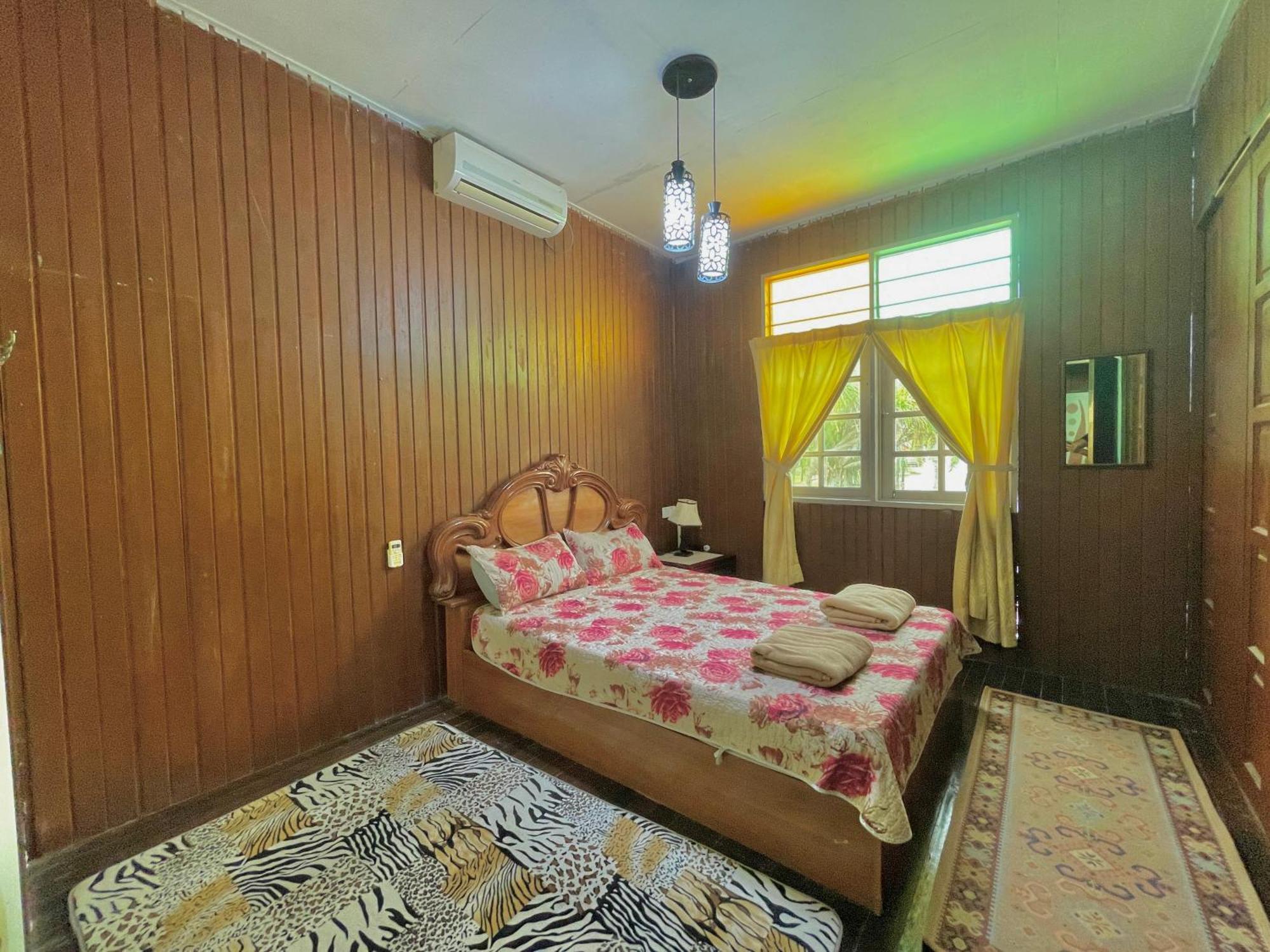 Tamteh Homestay Ayer Hitam 외부 사진