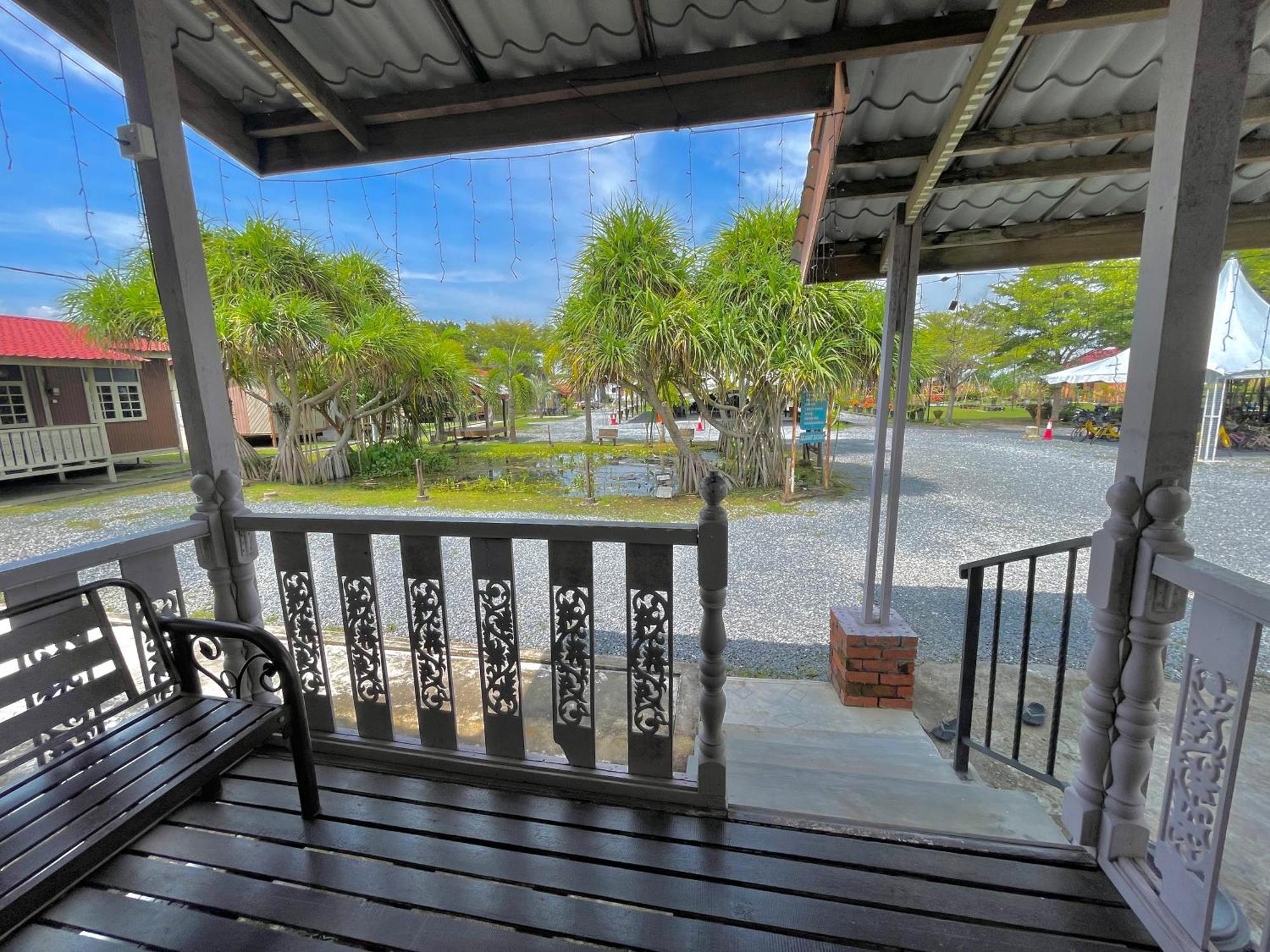 Tamteh Homestay Ayer Hitam 외부 사진