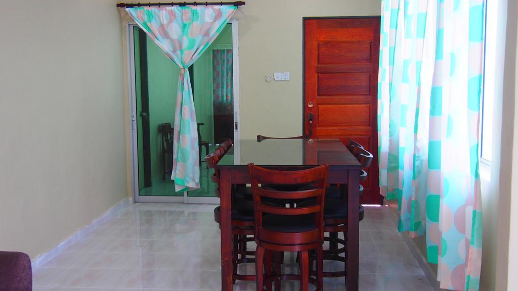 Tamteh Homestay Ayer Hitam 외부 사진